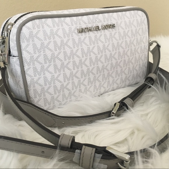 Michael Kors Handbags - Last one✨Michael Kors small Connie Crossbody Bag